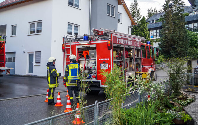 Vollgelaufene Keller beschaeftigen die Feuerwehr in Leutenbach - Bild 03_4
