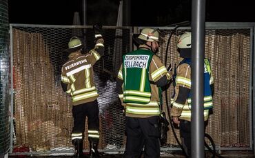 Kühlschrankbrand im F3 Freibad - Bild 04_0