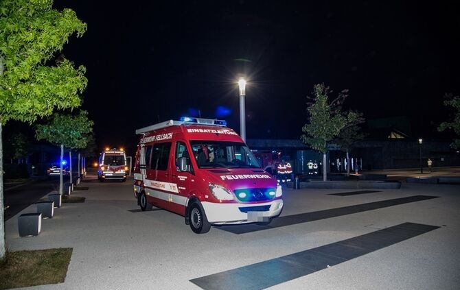 Kühlschrankbrand im F3 Freibad - Bild 01_1