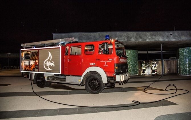 Kühlschrankbrand im F3 Freibad - Bild 02_2
