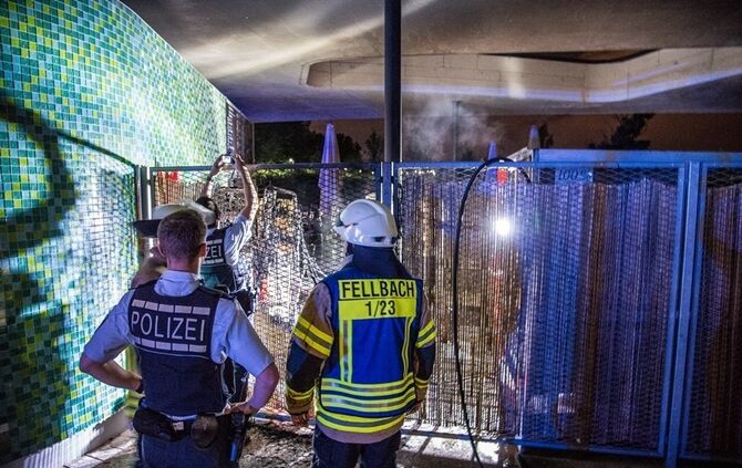 Kühlschrankbrand im F3 Freibad - Bild 05_4