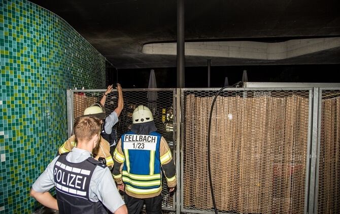 Kühlschrankbrand im F3 Freibad - Bild 06_5