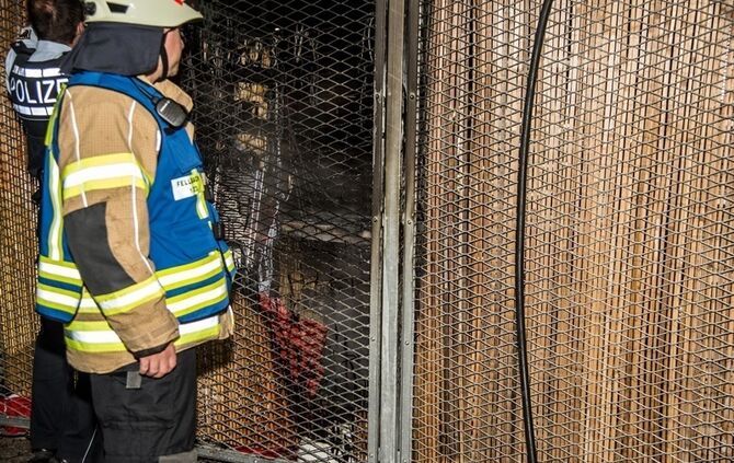 Kühlschrankbrand im F3 Freibad - Bild 07_6