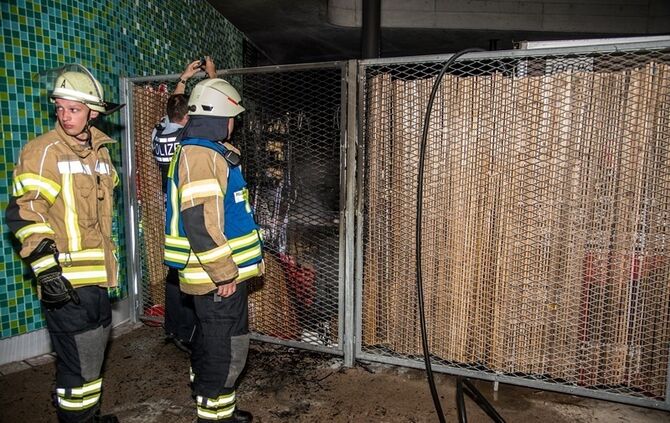 Kühlschrankbrand im F3 Freibad - Bild 08_7