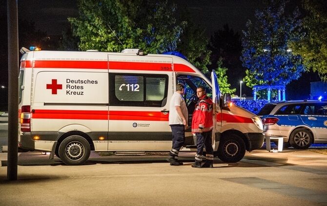 Kühlschrankbrand im F3 Freibad - Bild 15_14