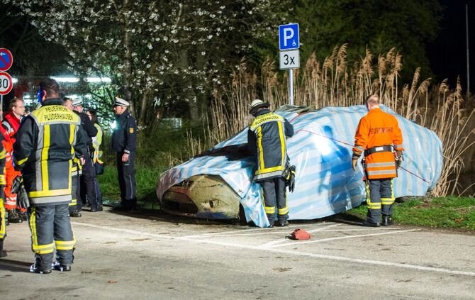 Autowrack mit Leiche im Plüderhäuser Badesee_1