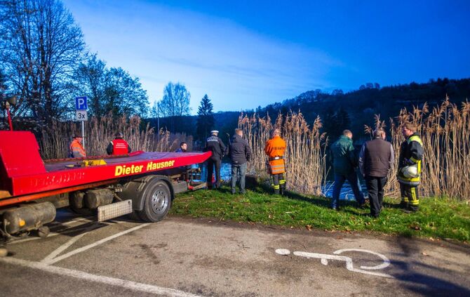 Autowrack mit Leiche im Plüderhäuser Badesee_8