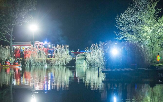 Autowrack mit Leiche im Plüderhäuser Badesee_21