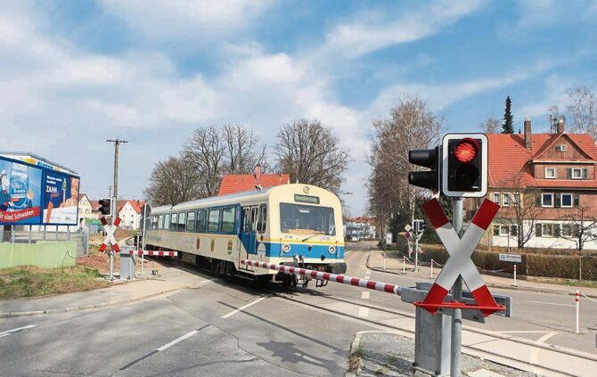 offizielle Fahrt der Tourismusbahn von Oberndorf nach Welzheim mit Eisenbahnbundesamt & Co. zwecks Betriebsabnahme mit dem Wiese
