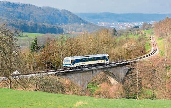 offizielle Fahrt der Tourismusbahn von Oberndorf nach Welzheim mit Eisenbahnbundesamt & Co. zwecks Betriebsabnahme mit dem Wiese