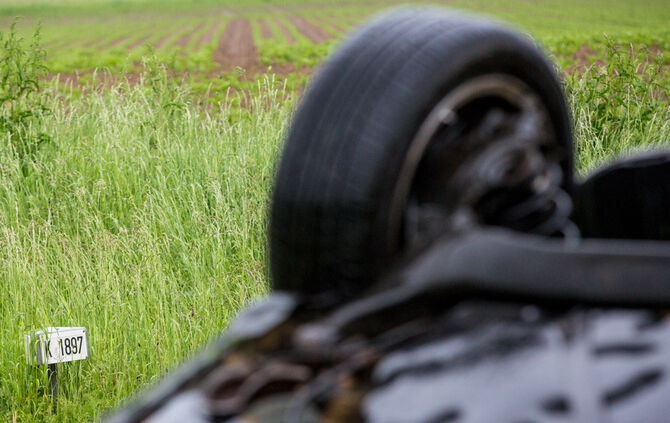 Unfall mit drei Fahrzeugen - Bild 03_3