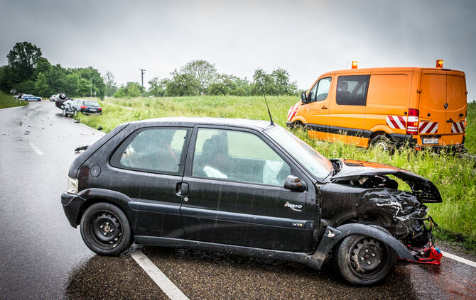 Unfall mit drei Fahrzeugen - Bild 17_4