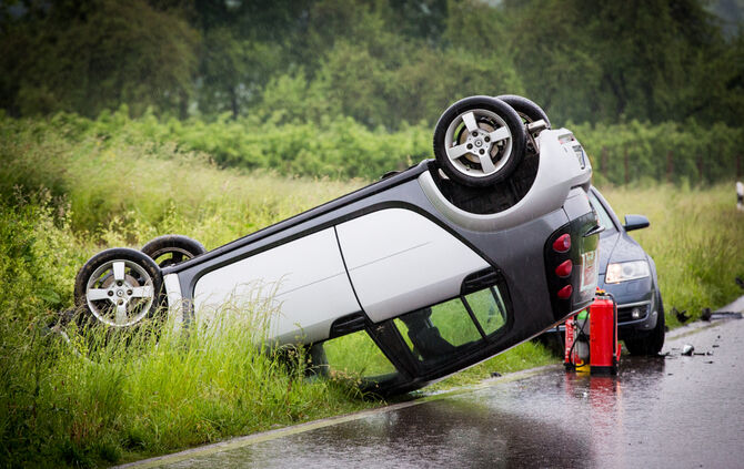 Unfall mit drei Fahrzeugen - Bild 02_7