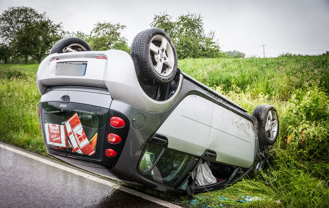 Unfall mit drei Fahrzeugen - Bild 20_10