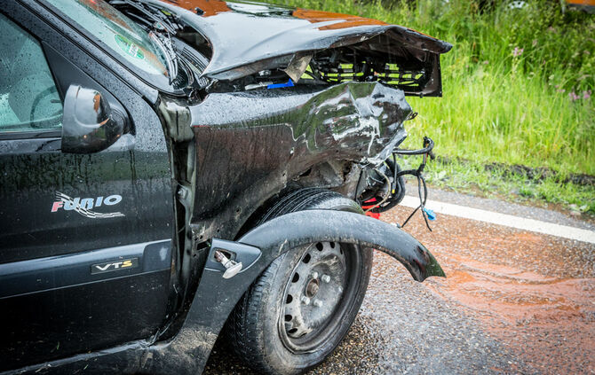 Unfall mit drei Fahrzeugen - Bild 16_13