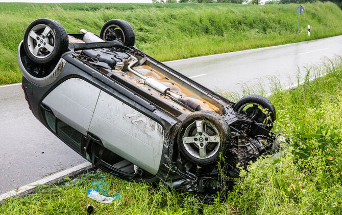 Unfall mit drei Fahrzeugen - Bild 13_14