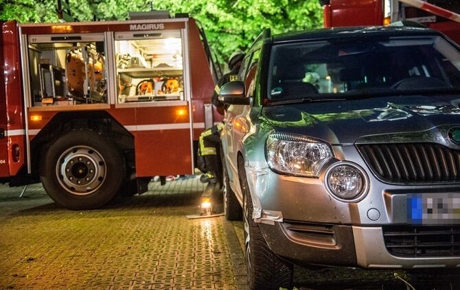 Betrunkener fährt gegen Gerüst - Feuerwehr im Einsatz - Bild 39_38
