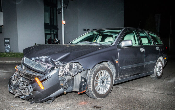 Volvo nimmt Wohnmobil die Vorfahrt - Bild 04_3