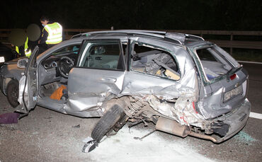 Unfall mit drei beteiligten Pkw, B14 Teiler B29, Waiblingen, 25.09.2021.