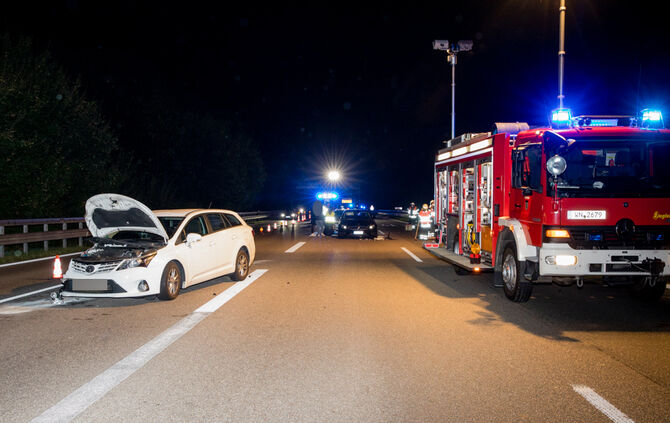 Unfall mit drei beteiligten Pkw, B14 Teiler B29, Waiblingen, 25.09.2021.
