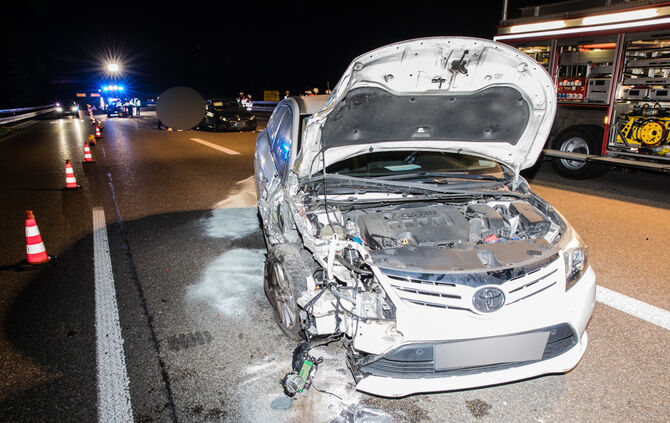 Unfall mit drei beteiligten Pkw, B14 Teiler B29, Waiblingen, 25.09.2021.
