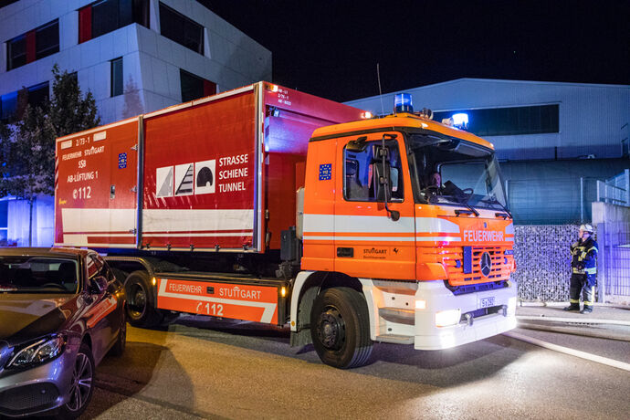 SSB Busdepot in Flammen, Ulmer Str, Stuttgart-Gaisburg, 30.09.2021.