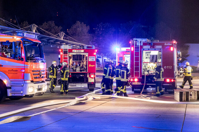 SSB Busdepot in Flammen, Ulmer Str, Stuttgart-Gaisburg, 30.09.2021.
