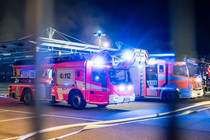 SSB Busdepot in Flammen, Ulmer Str, Stuttgart-Gaisburg, 30.09.2021.