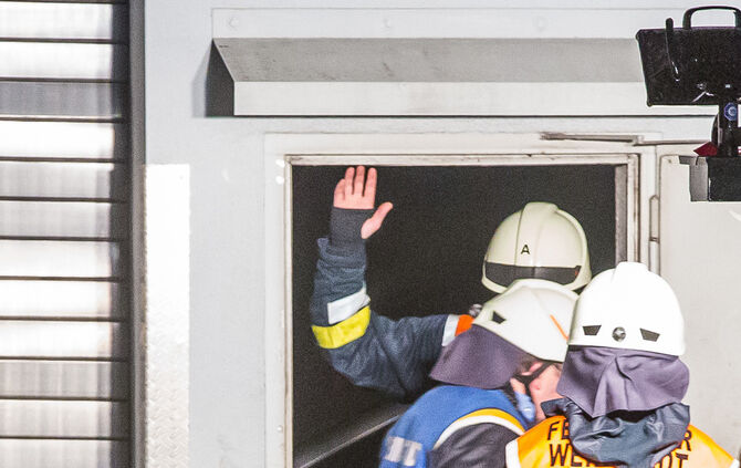 Defektes Kabel löst Feuerwehreinsatz aus_5
