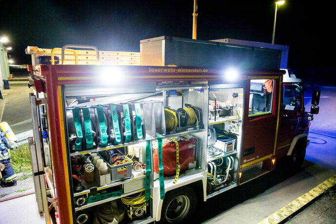 30 m³ Restmüllcontainer in Flammen, Deponie Eichholz, Winnenden, 02.10.2021.