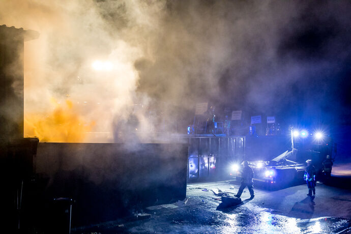 30 m³ Restmüllcontainer in Flammen, Deponie Eichholz, Winnenden, 02.10.2021.