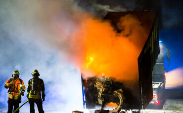 30 m³ Restmüllcontainer in Flammen, Deponie Eichholz, Winnenden, 02.10.2021.