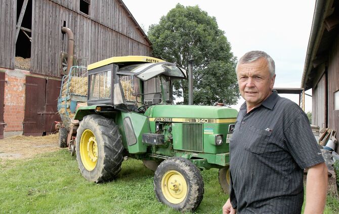 Maislabyrinth Alfdorf Bonholz 5. Cross-Media-Serie"Bauer sucht Nebenjob". Landwirt Günther Kolb hat ein Maislabyrinth.