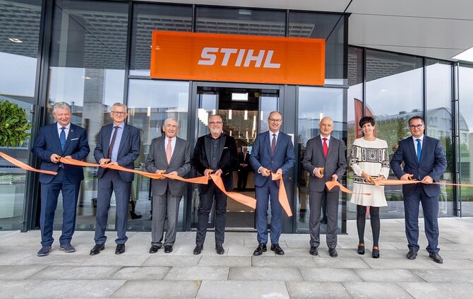 V.l.:Hans Mäder, Dr. Bertram Kandziora, Dr. Rüdiger Stihl, Daniel Fuchs, Joachim Zappe, Dr. Nikolas Stihl, Susanne Hartmann, Martin Schwarz