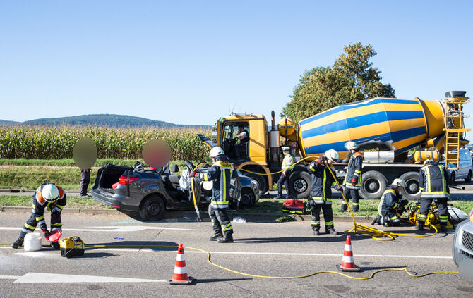 Stoppstelle überfahren - 2 Verletzte - Bild 21_4