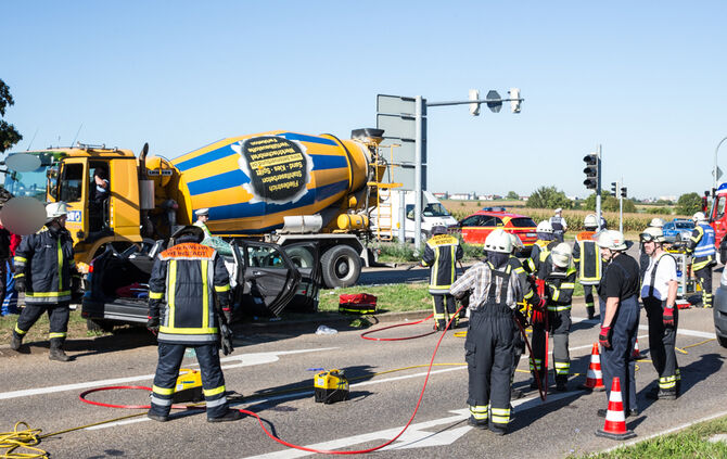 Stoppstelle überfahren - 2 Verletzte - Bild 20_5