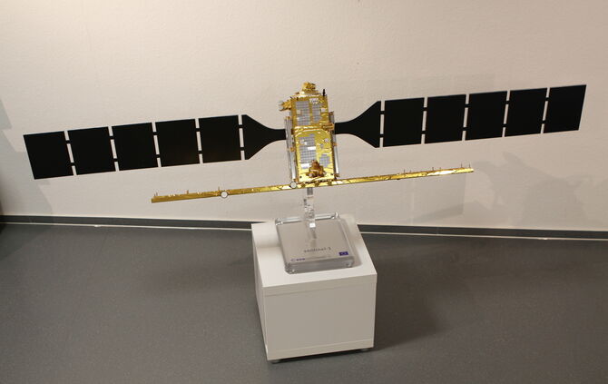 Satellit Sentinel 5 Desk Backnang