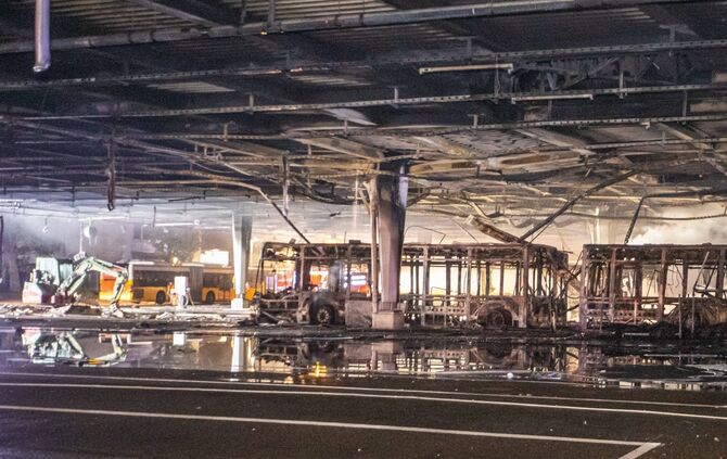Weitere Bilder: Busdepot der SSB Brennt komplett aus - Über 20 Busse werden Opfer der Flammen