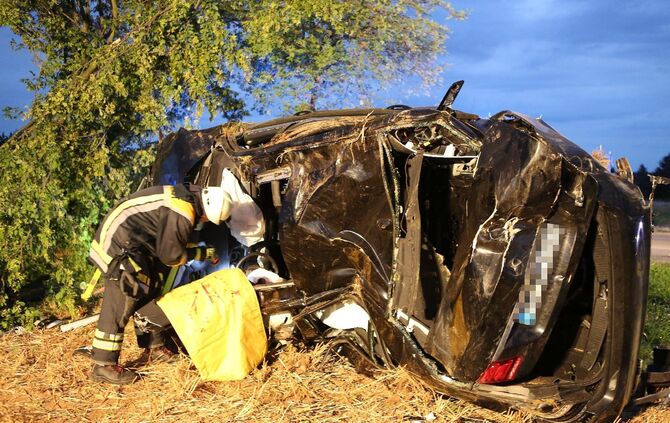 Schwerer Unfall zwischen Rommelshausen und Endersbach - Bild 06_4