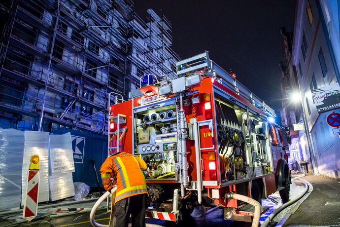 Dachstuhlbrand, Kronenhöfe, Eduard-Breuninger-Str., Backnang, 25.11.2021.