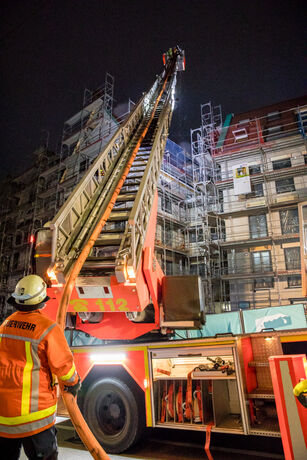 Dachstuhlbrand, Kronenhöfe, Eduard-Breuninger-Str., Backnang, 25.11.2021.