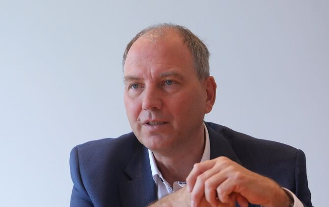 Uwe Burkert