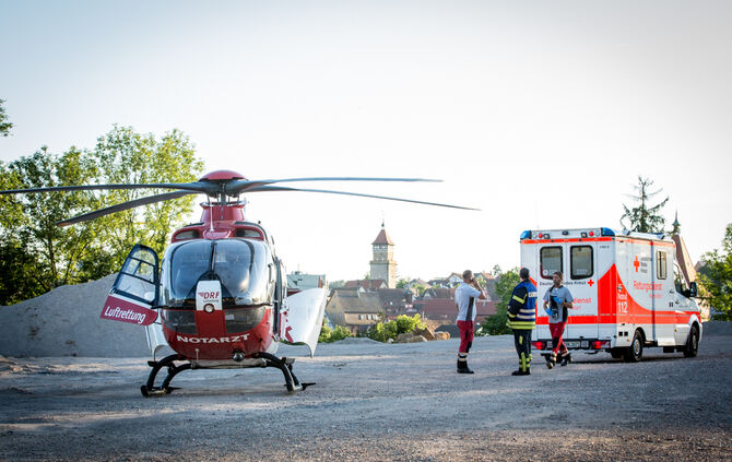 Radfahrer mit Hubschrauber ins Krankenhaus - Bild 04_0