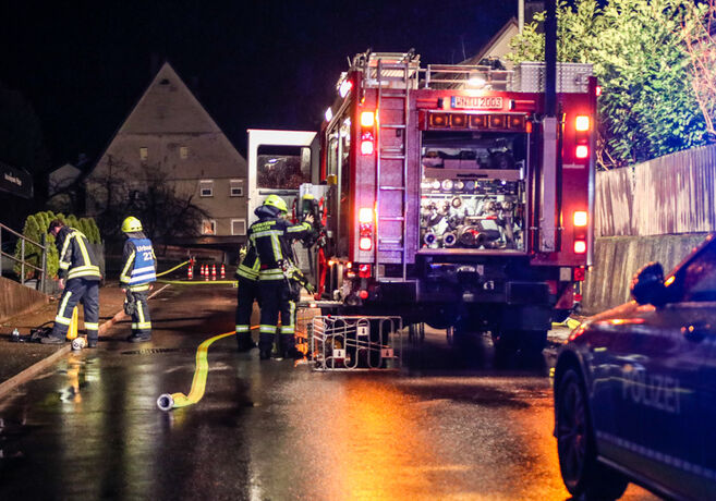 Brand in Garage, Hauptstr., Urbach, 08.12.2021.