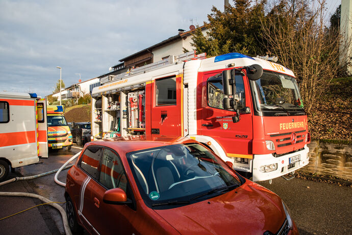 Gebäudebrand, Silcherstr., Winnenden-Birkmannsweiler, 01.01.2022.