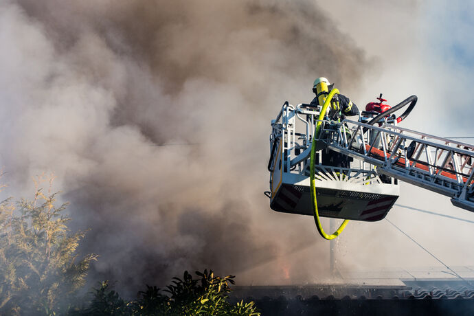 Gebäudebrand, Silcherstr., Winnenden-Birkmannsweiler, 01.01.2022.