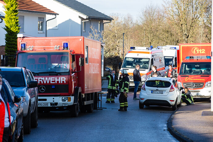 Gebäudebrand, Silcherstr., Winnenden-Birkmannsweiler, 01.01.2022.