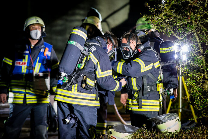 Brand am Haupteingang der Friedensschule Neustadt, Waiblingen, 08.01.2022.