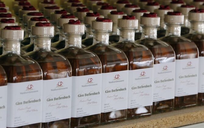 oppelsbohm, jürgen klotz braut den berglen-whisky Glen buchenbach
