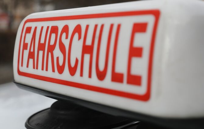 Schild Fahrschule